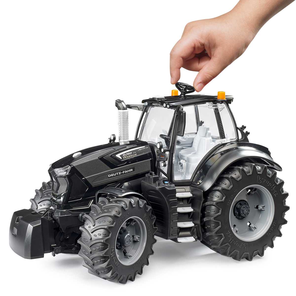 BRUDER 03162 Deutz - Fahr 8280 TTV Warrior
