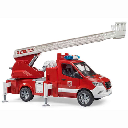 BRUDER 02673 MB Sprinter Feuerwehr mit Drehleiter, Pumpe und 
Light + Sound Modul