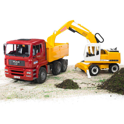 BRUDER 02751 MAN TGA Kipplastwagen mit Liebherr Schaufelbagger