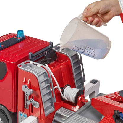 BRUDER 03591 Scania Super 560R Feuerwehr mit Drehleiter, Wasserpumpe und Light + Sound-Modul
