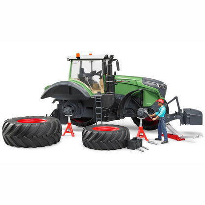 BRUDER 04041 Fendt 1050 Vario mit Mechaniker und 
Werkstattausstattung
