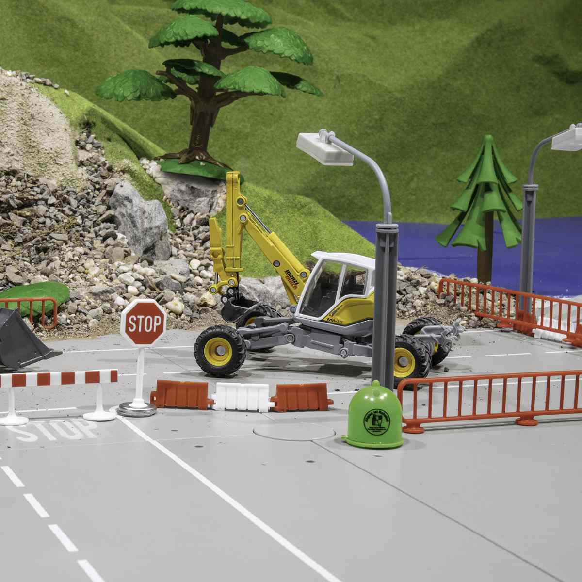 SIKU 3548 Menzi Muck Schreitbagger 1:50