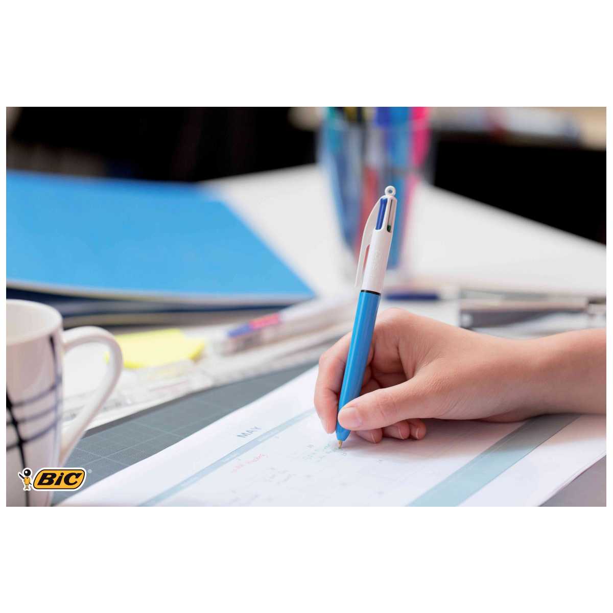 BIC 4-Farb-Kugelschreiber 4Colours Original M blau