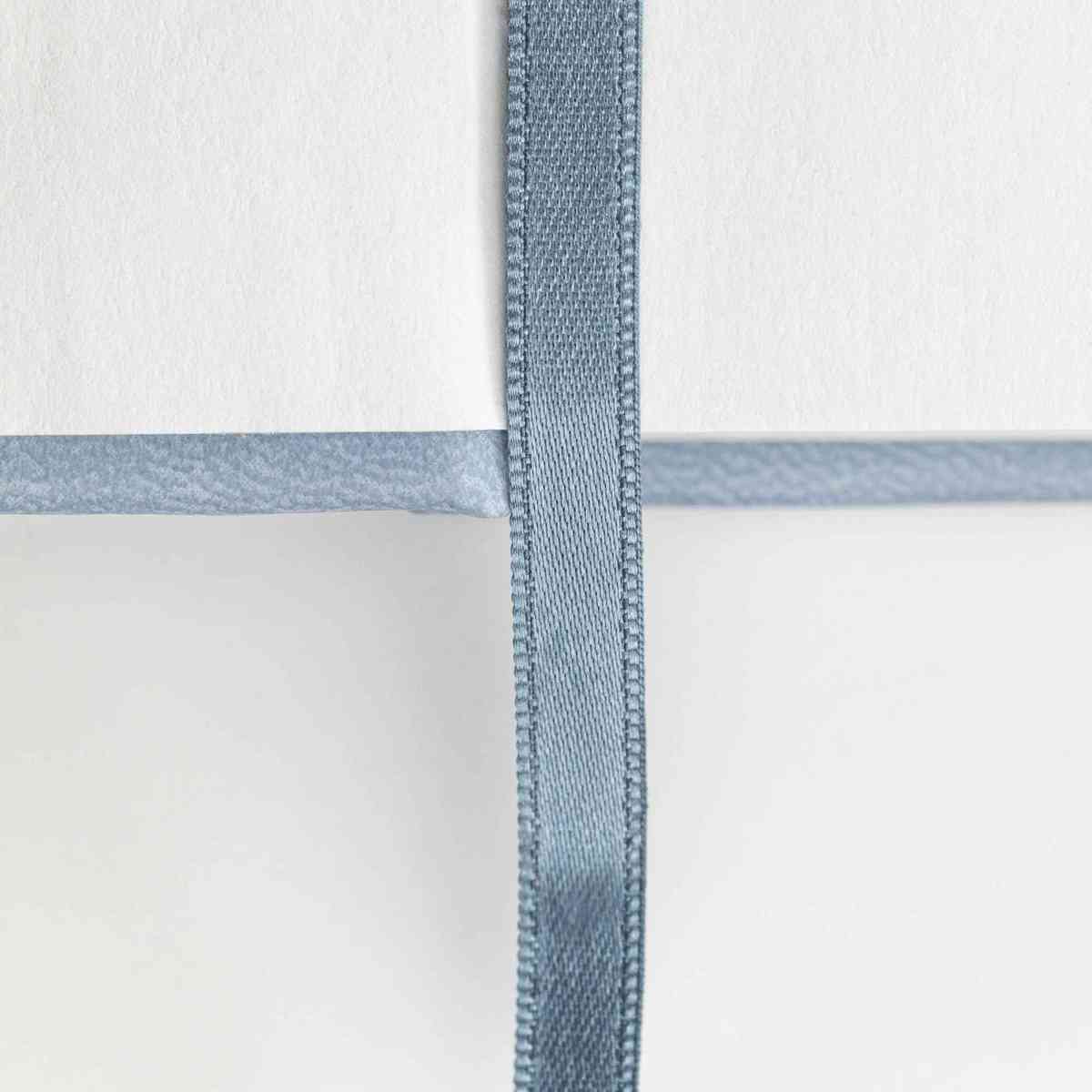 DARWI Skizzenbuch mit Gummizug 14x21cm 80 Blatt 140g hellblau