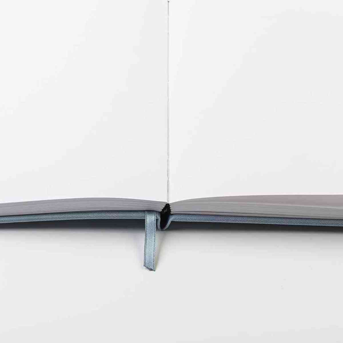DARWI Skizzenbuch mit Gummizug 14x21cm 80 Blatt 140g hellblau