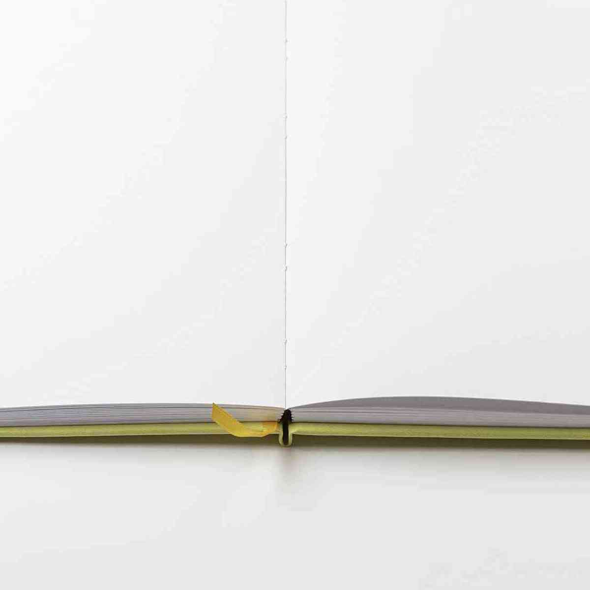 DARWI Skizzenbuch mit Gummizug A4 80 Blatt 140g hellgelb