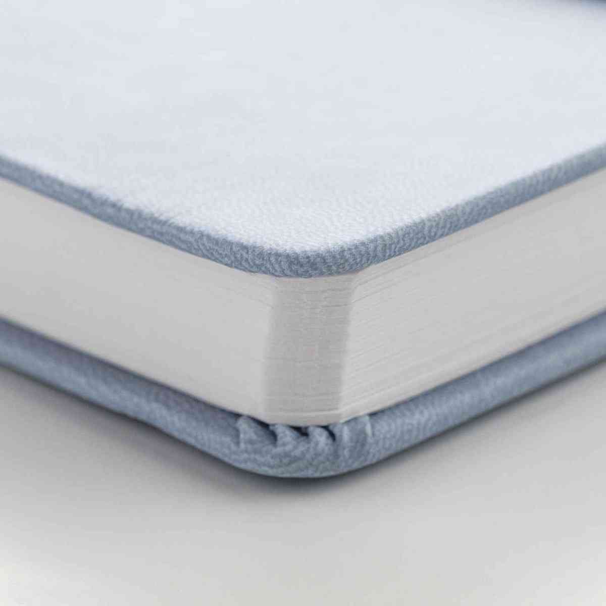 DARWI Skizzenbuch mit Gummizug A4 80 Blatt 140g hellblau